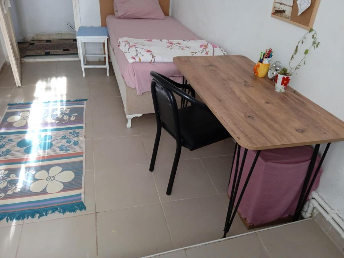 Apartament For Only Women Single Room, In Uskudar